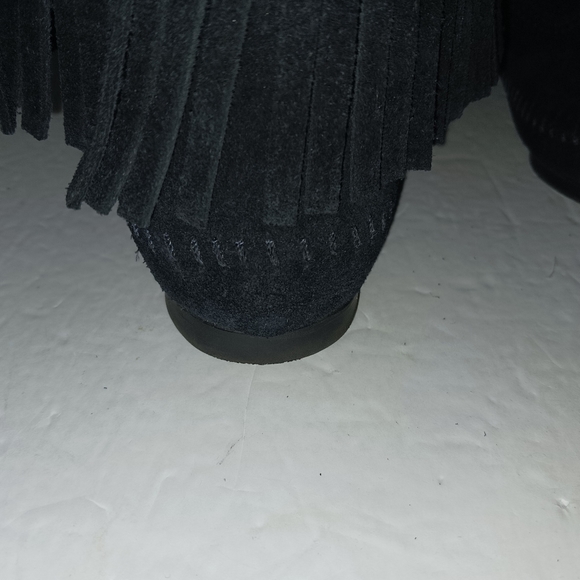Minnetonka Black Suede Fringe Moccasin Pull-On Boots - US 8 - EUC - Picture 7 of 9